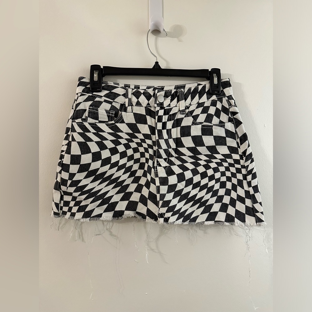 Cider Black and White Warped Checker Skirt